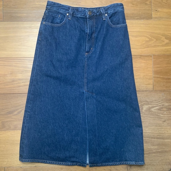 New Goldsign Jean Skirt With Slit at Front.  Size 28 - Picture 1 of 12